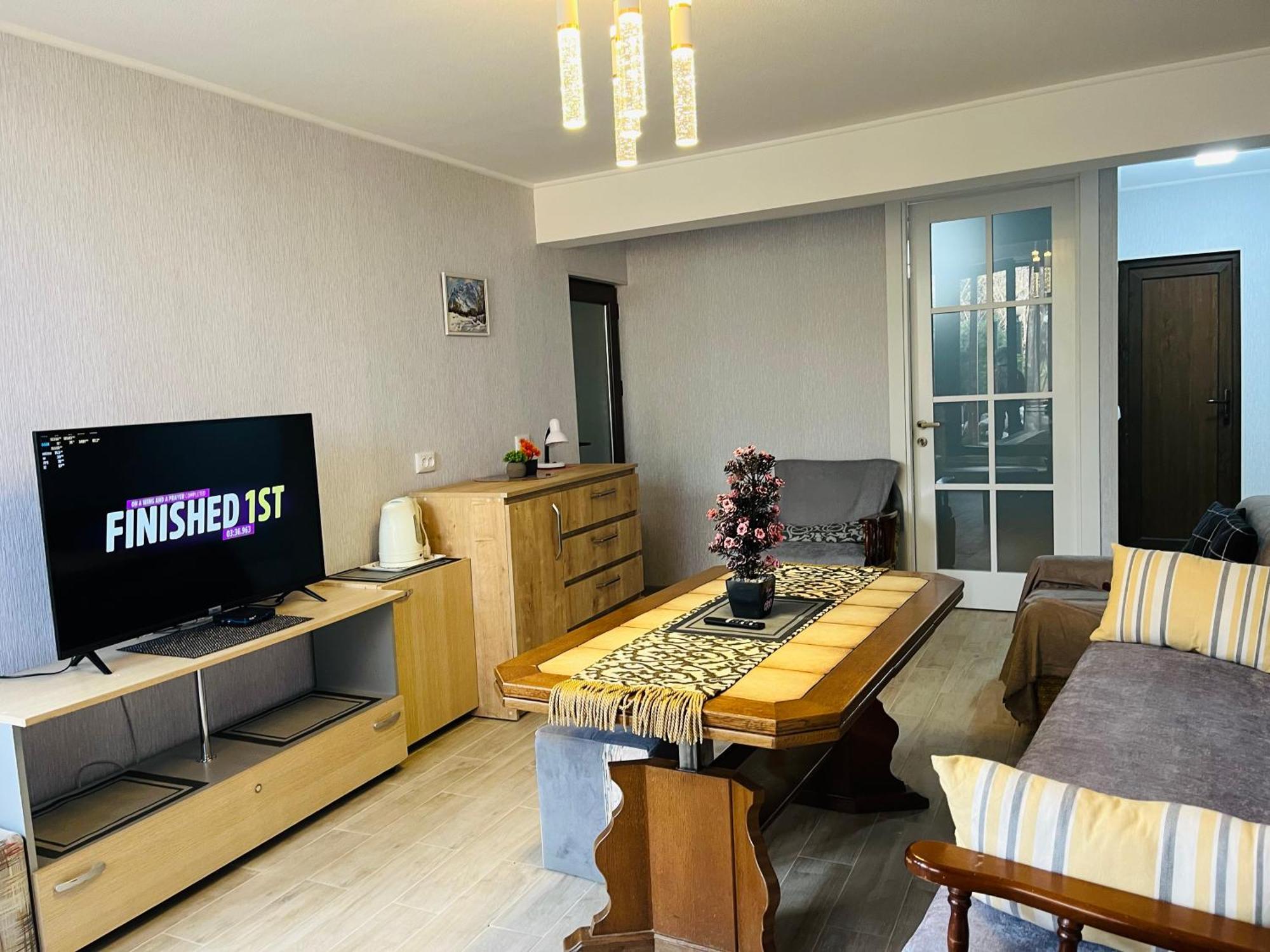 Guest House Poligloti Τελάβι Εξωτερικό φωτογραφία