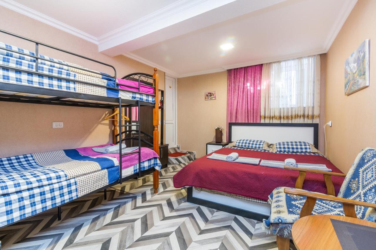 Guest House Poligloti Τελάβι Εξωτερικό φωτογραφία