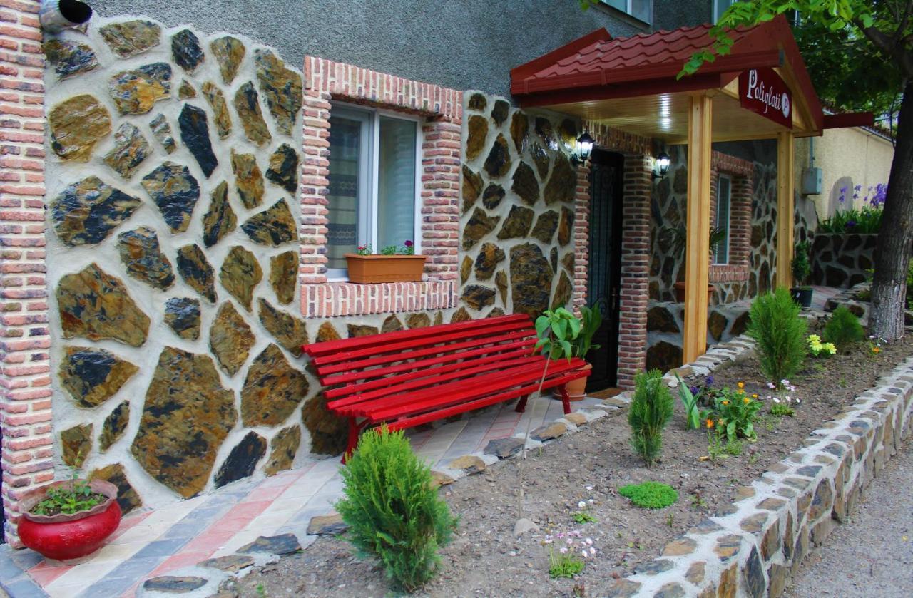 Guest House Poligloti Τελάβι Εξωτερικό φωτογραφία